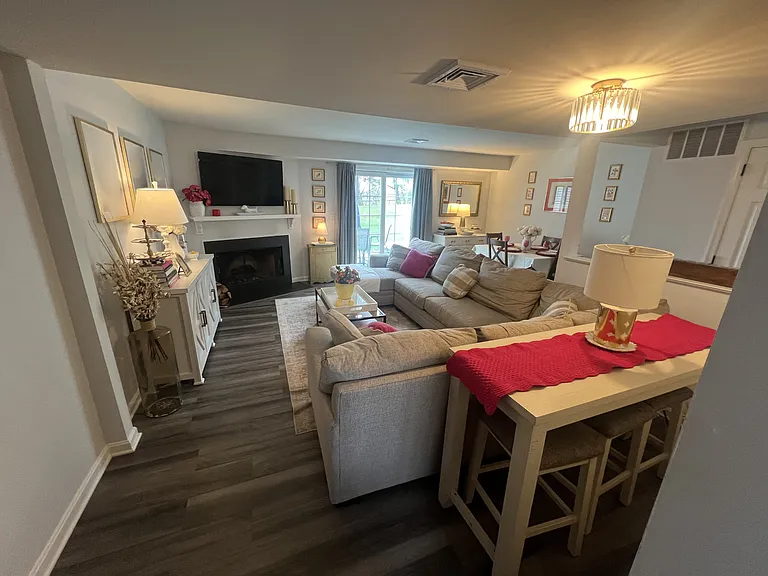 1335 Cambridge Ct — Photo 6