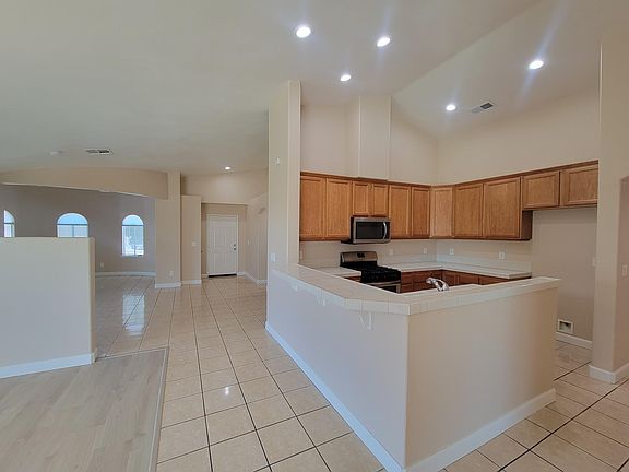 4th image of 2444 Loreto Ct