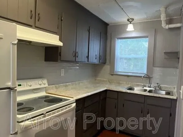 1215 Peach St #6, Lincoln, NE 68502