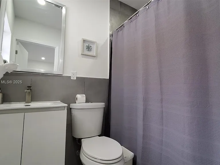510 NE 66th St #1 — Photo 13