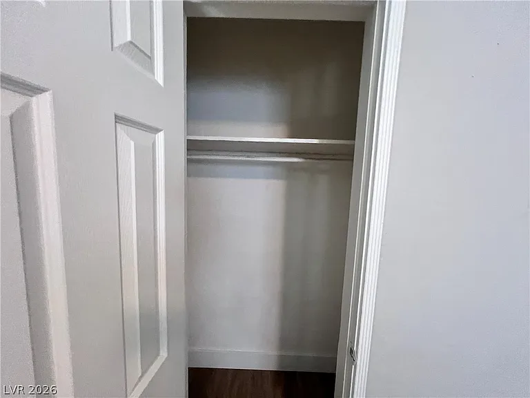 2410 Poplar Ave — Photo 12