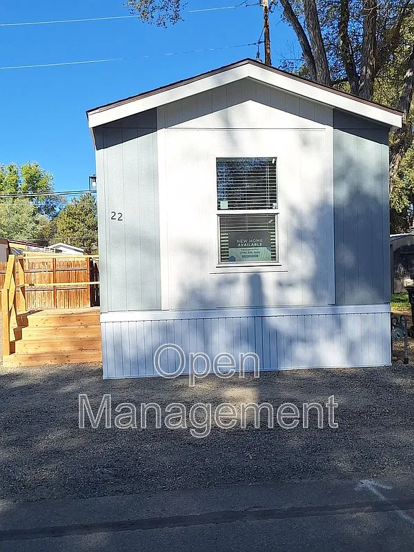 2 bed, 1.0 bath, 672 sqft, $1,000 — Photo 1