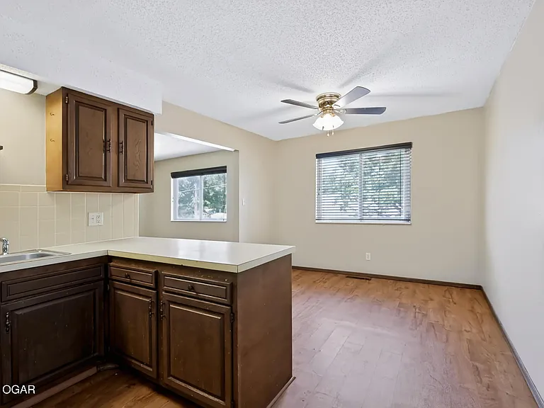 415 W Spring St #A — Photo 12
