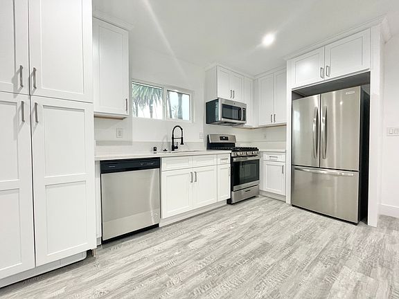 2nd image of 2244 W 24th St #5A