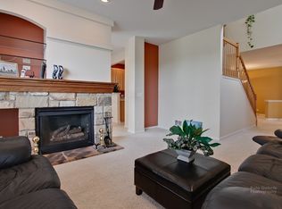 451 Bay Tree Cir, Vernon Hills, IL 60061