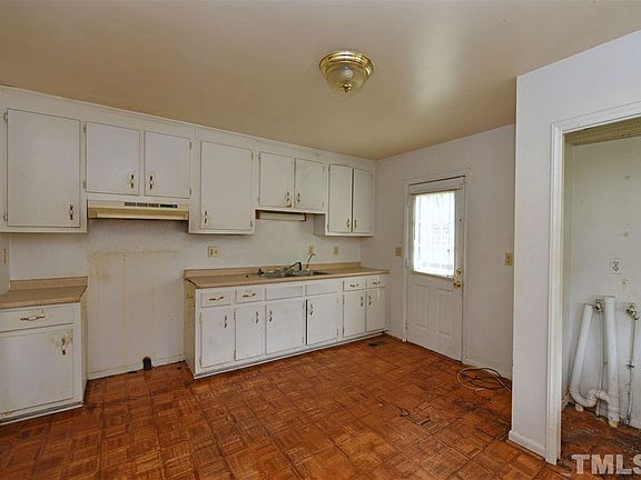 5th image of 15 Dauphine Pl