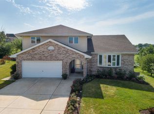 8920 Emerald Ct, Hickory Hills, IL
