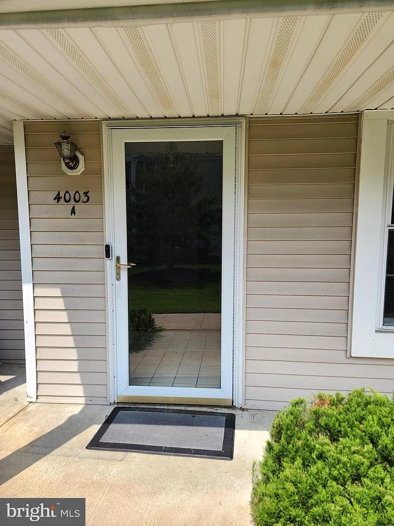 Building Photo - 4003 Saxony Dr