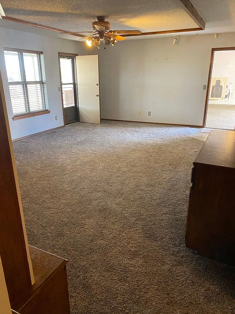 112.2 - 2920 N. Country Club Drive — Photo 4
