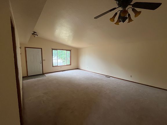 4th image of 3169 SE Hathaway Dr