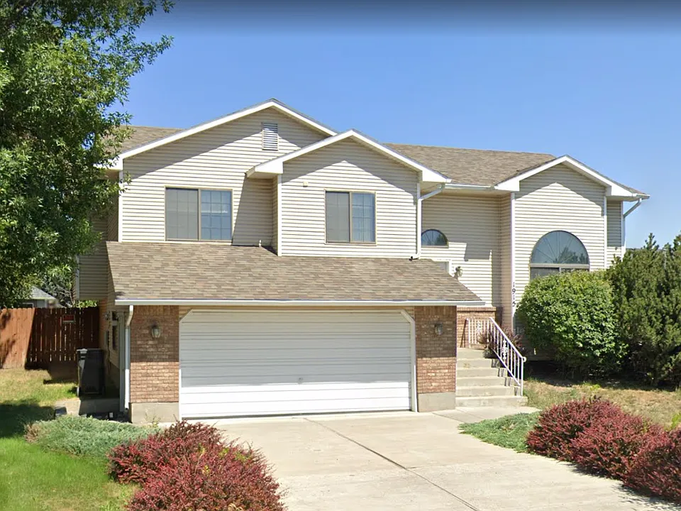 1915 E Alturas Cir