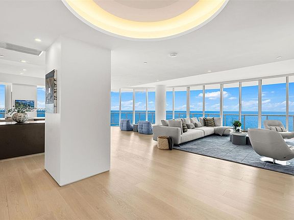 5th image of 100 S Pointe Dr #1906/07
