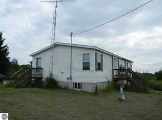 200 W Oyster Rd, Rose City, MI 48654