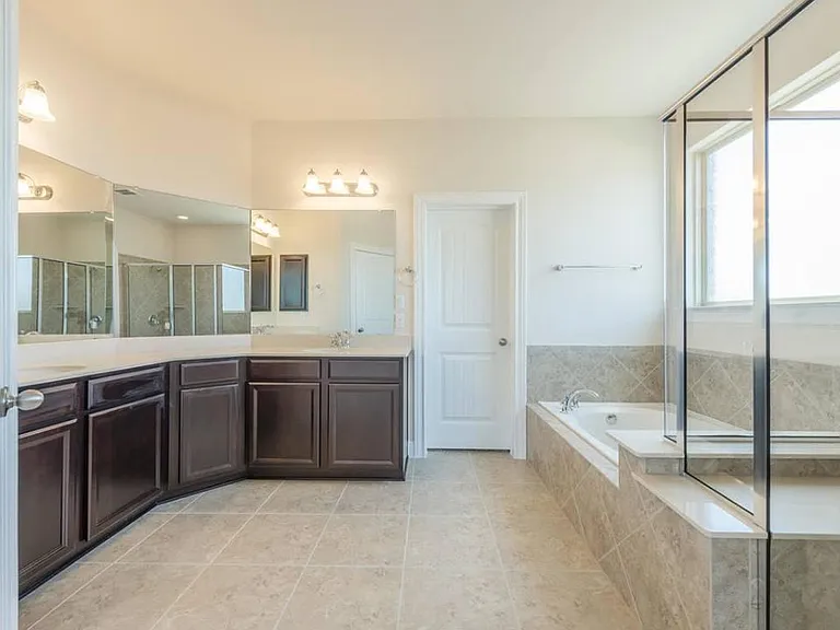 4233 Privacy Hedge St — Photo 10
