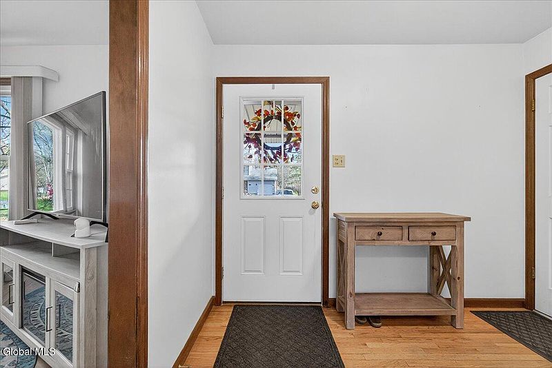 3rd image of 39 University Street