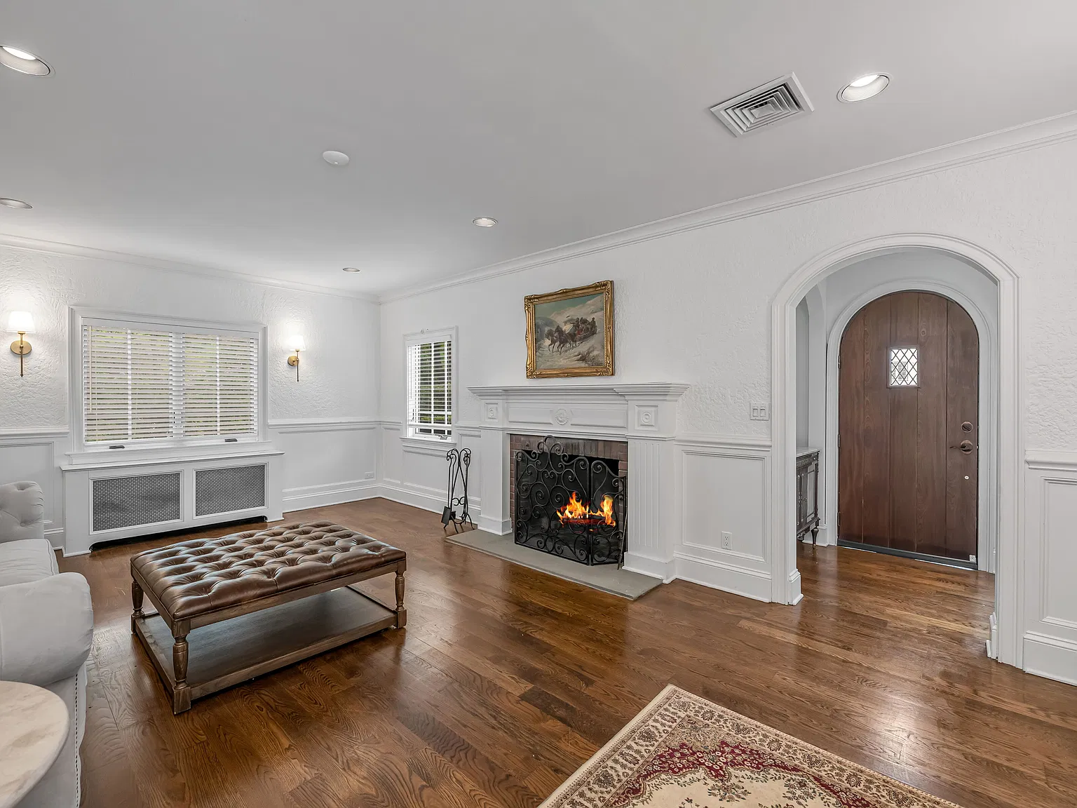 3 bed, 2.5 bath, 4000 sqft, $11,500 — Photo 3