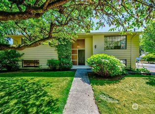 9525 235th St SW, Edmonds, WA 98020