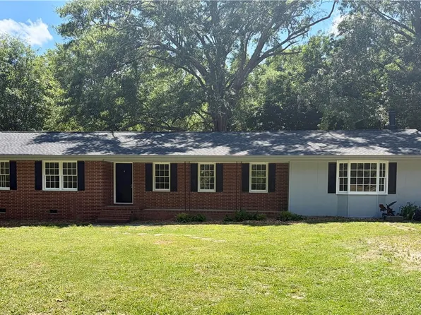 765 Glenn Carrie Road, Hull, GA 30646