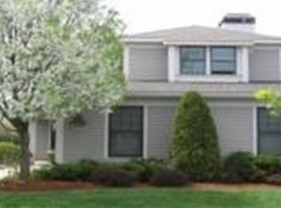 639 Golf Course Rd, South Burlington, VT 05403