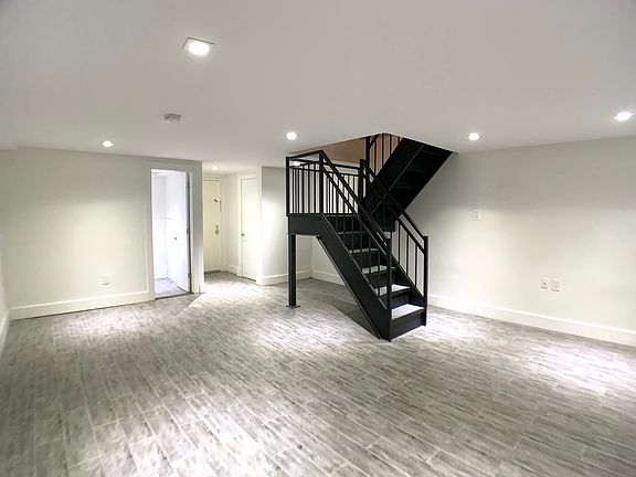 4th image of 511 W 173rd St #1B