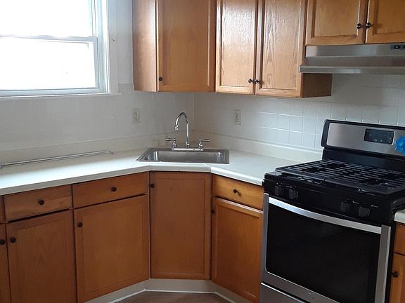 2nd image of 517 S 6th Ave APT 2