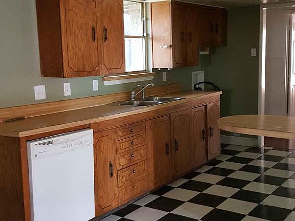 3rd image of 1825 Tartan Dr