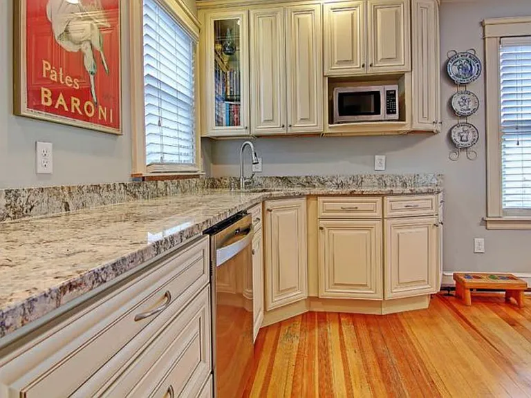 98 Lorimer Ave #2 — Photo 7