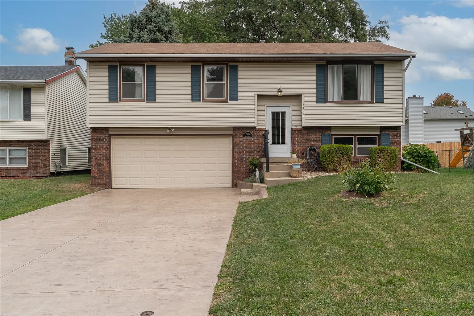 2606 Kapok Dr photo 1