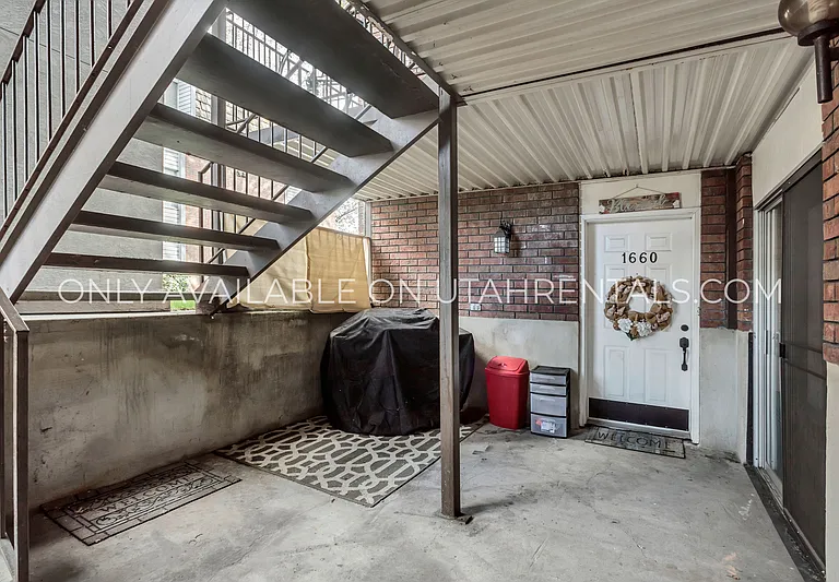 1660 Willowbrook Dr — Photo 17