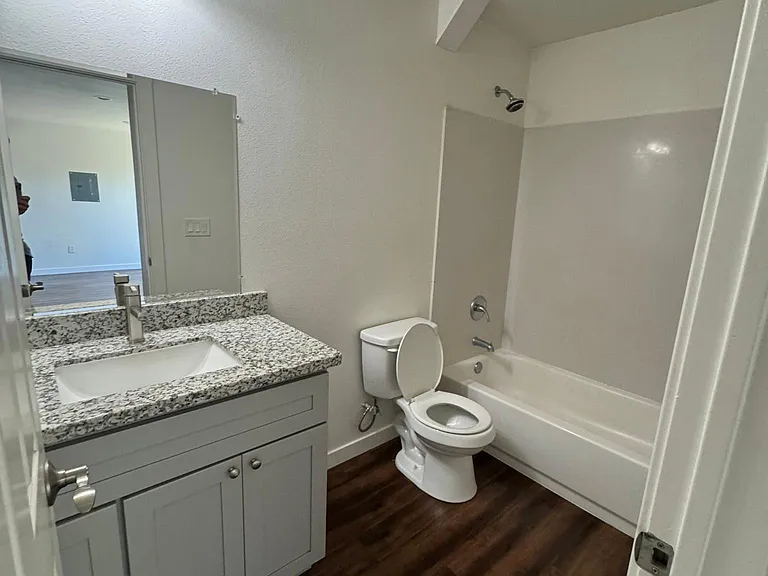 4693 Ardmore Ave #3 — Photo 7
