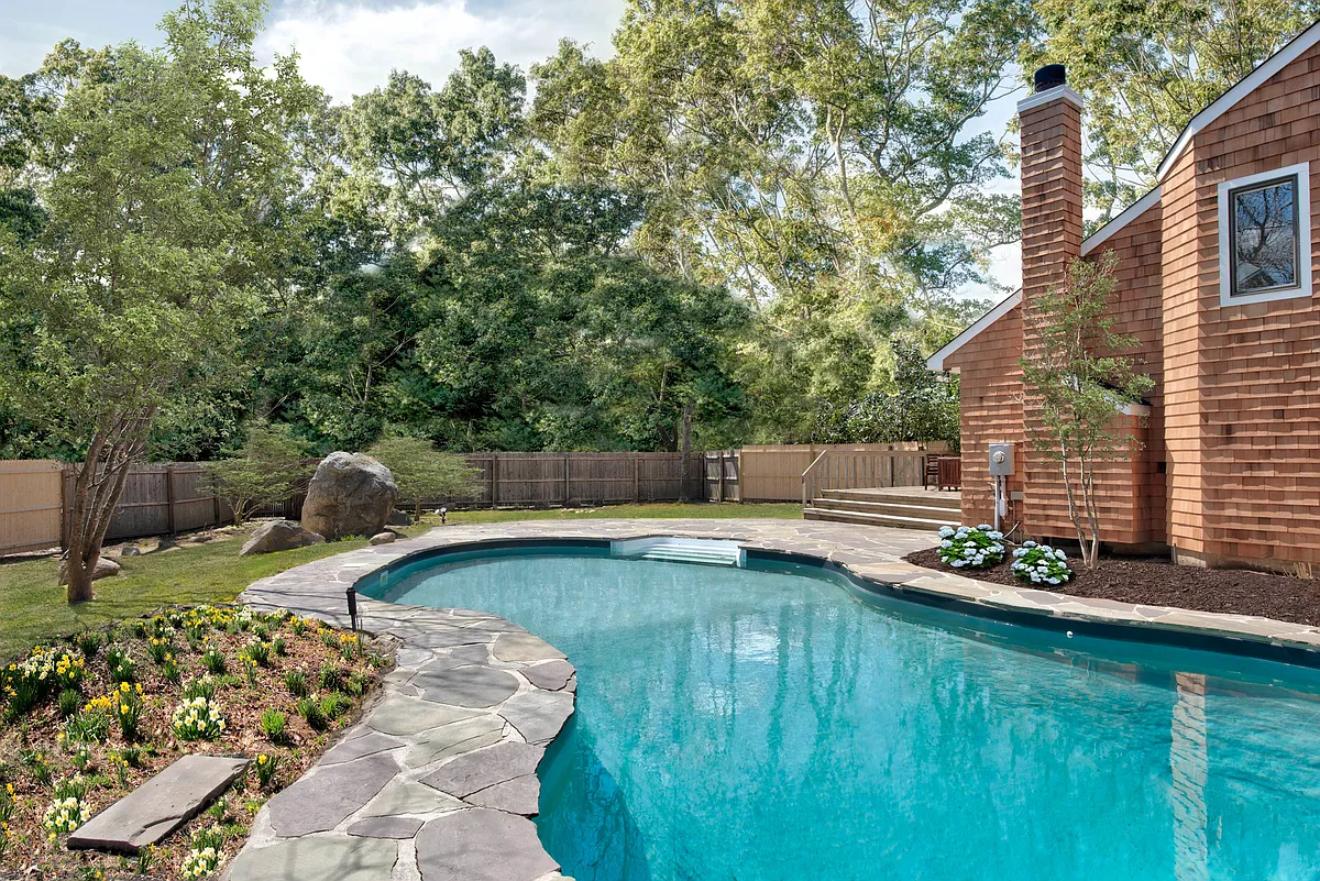 Building Photo - 35 Gardiners Ln