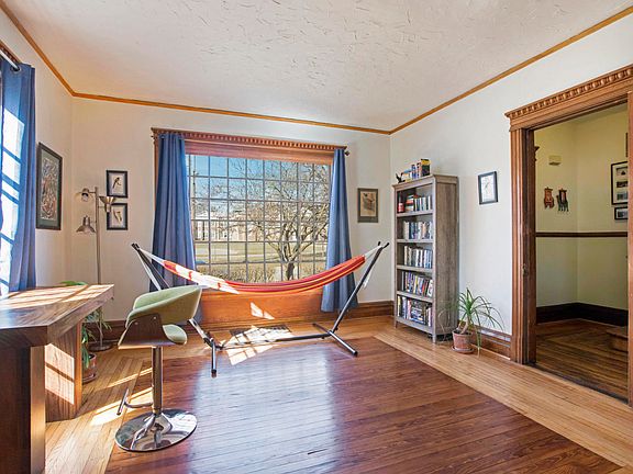 5th image of 534 Woodward Ave
