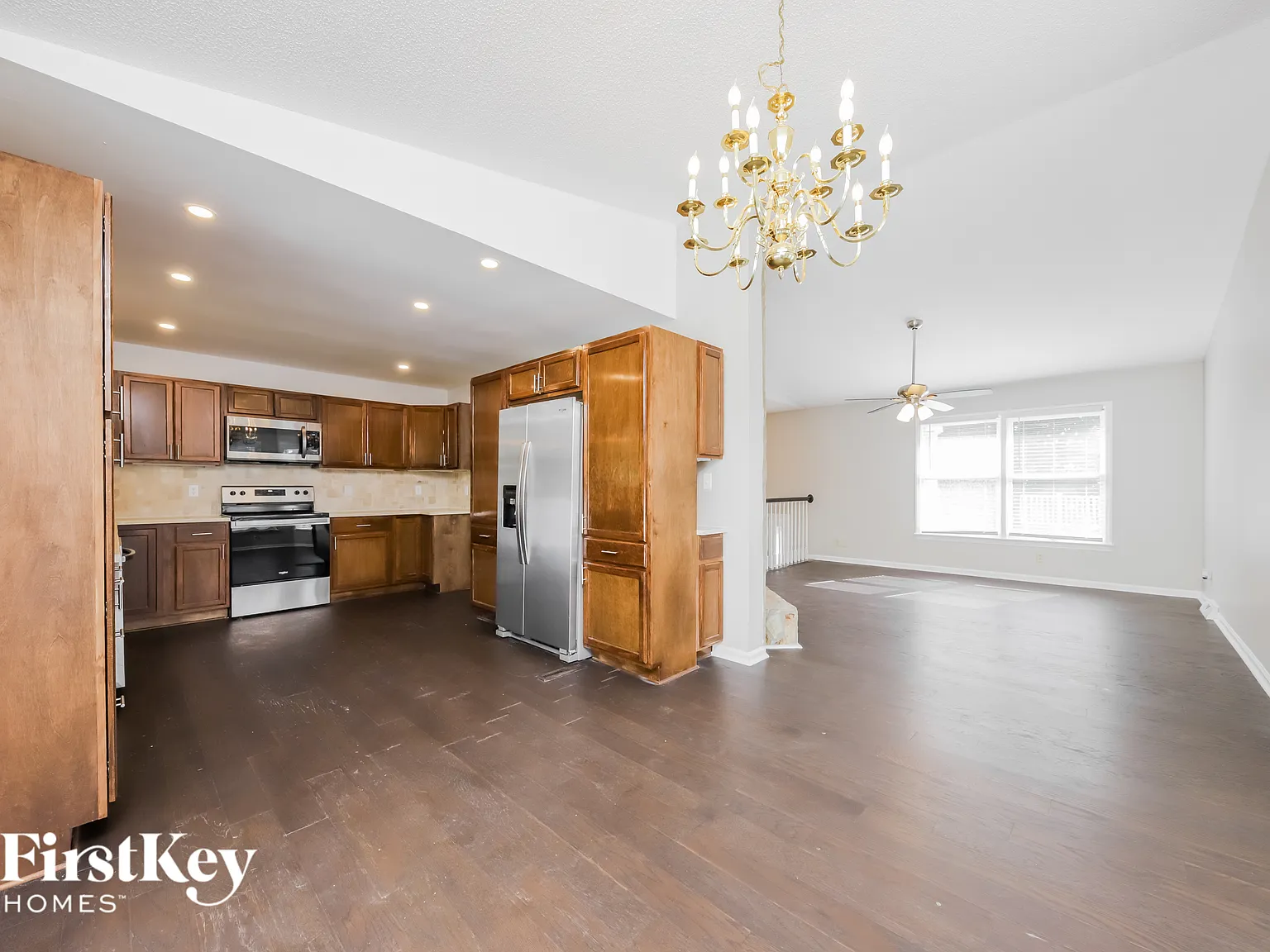 3 bed, 3.0 bath, 1988 sqft, $2,405 — Photo 4
