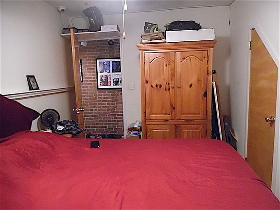 3rd image of 213 W 71st St APT 4A