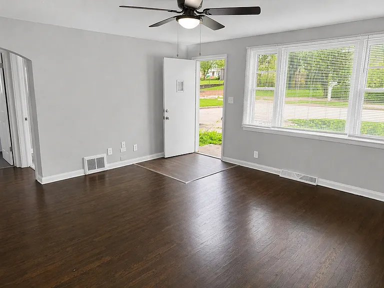 2924 Farrow Ave — Photo 6