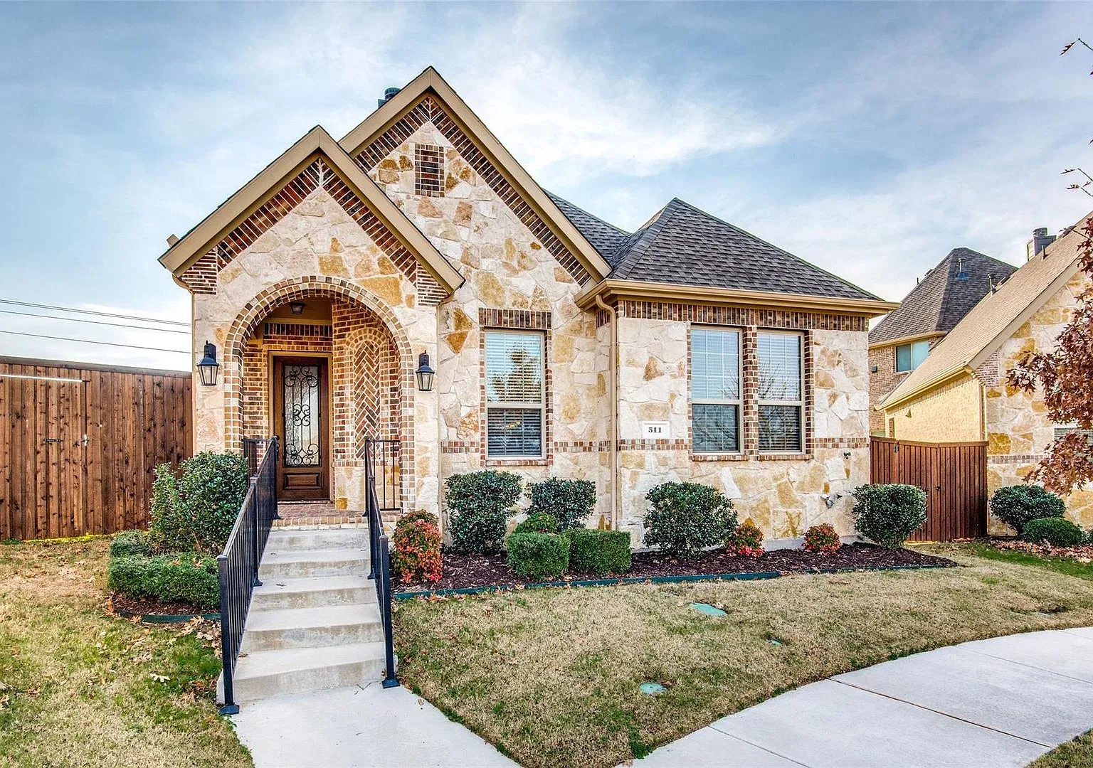 Frisco ISD Upgraded 3B2B House — Photo 1