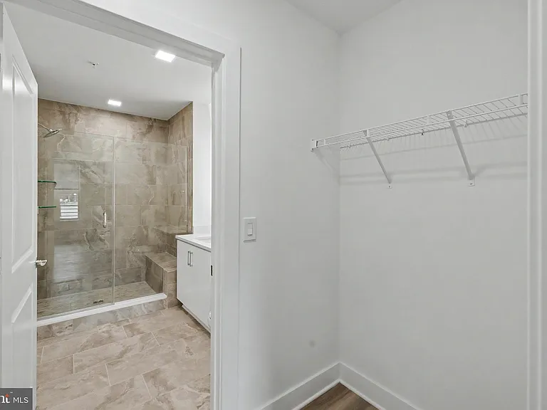 701 N Henry St #206 — Photo 44