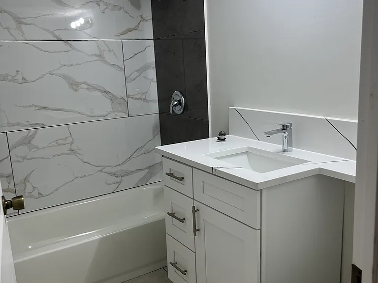 5624 N Marmora Ave #B — Photo 2