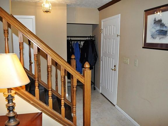 3rd image of 9845 Spicewood Pl NW