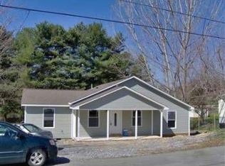 6517 New River Rd, Fairlawn, VA 24141