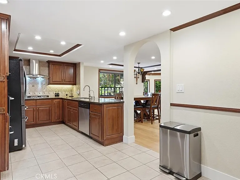 227 S Irena Ave — Photo 20
