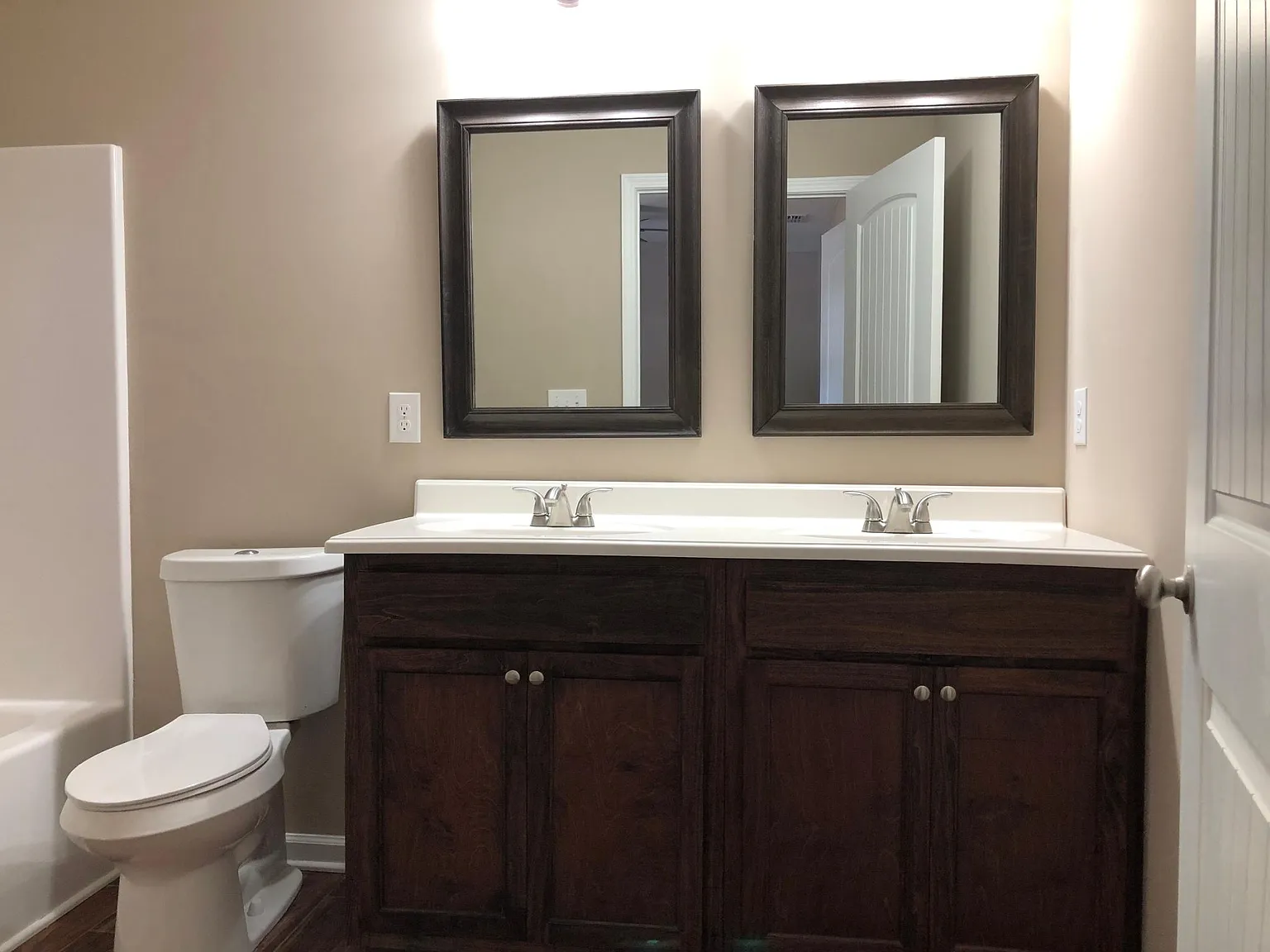 3 bed, 900 sqft, $1,380 — Photo 4