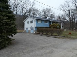 8 Cane Rd, Greenwood Lake, NY 10925