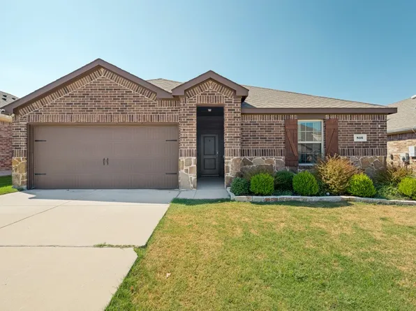 816 Alton Dr, Aubrey, TX 76227