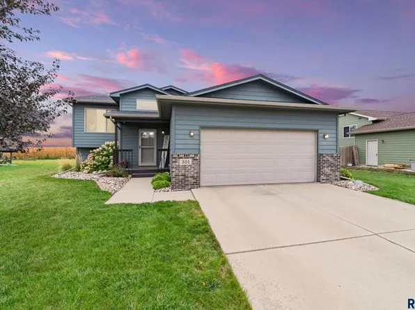 301 S Almond Ave, Harrisburg, SD 57032