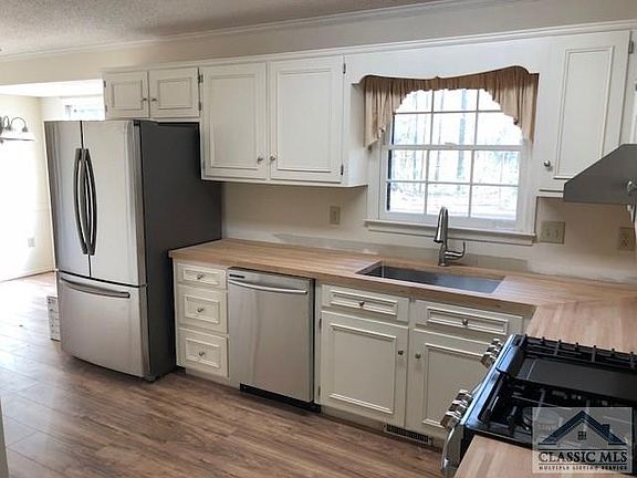 4th image of 140 Pebble Creek Dr
