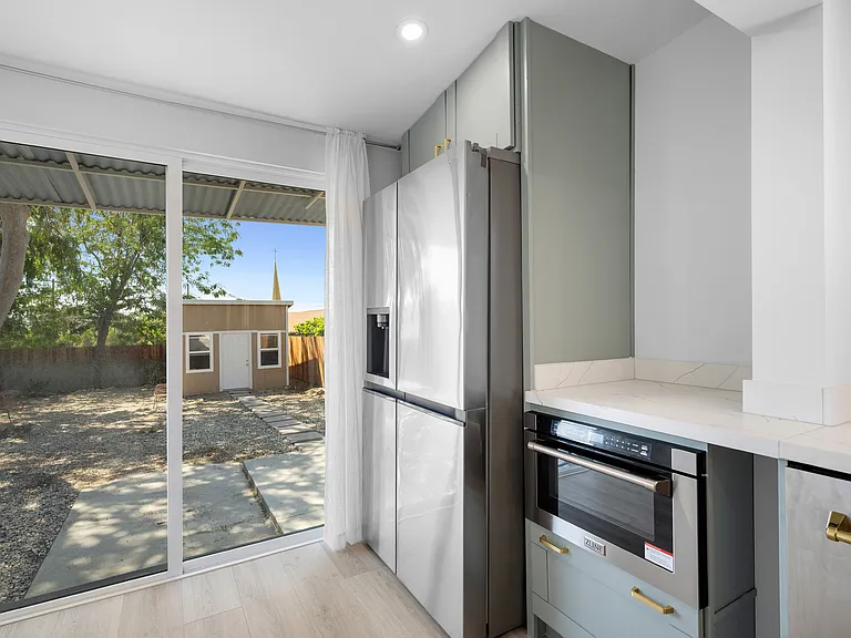 10607 Whitegate Ave — Photo 13