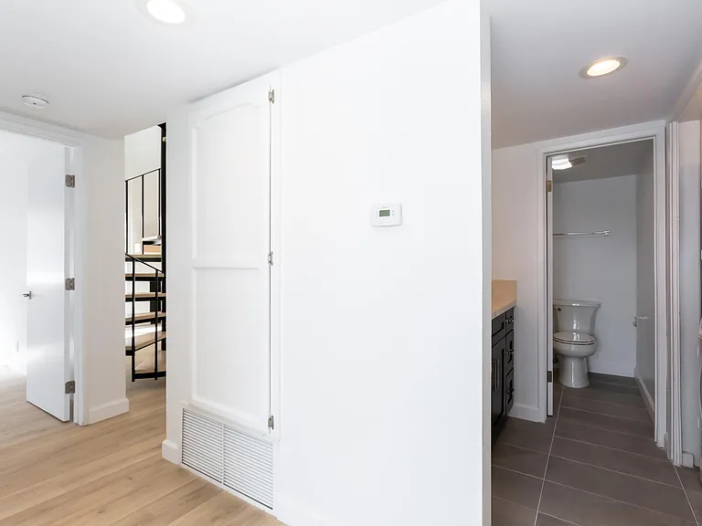 1738 S Bentley Ave #302 — Photo 29