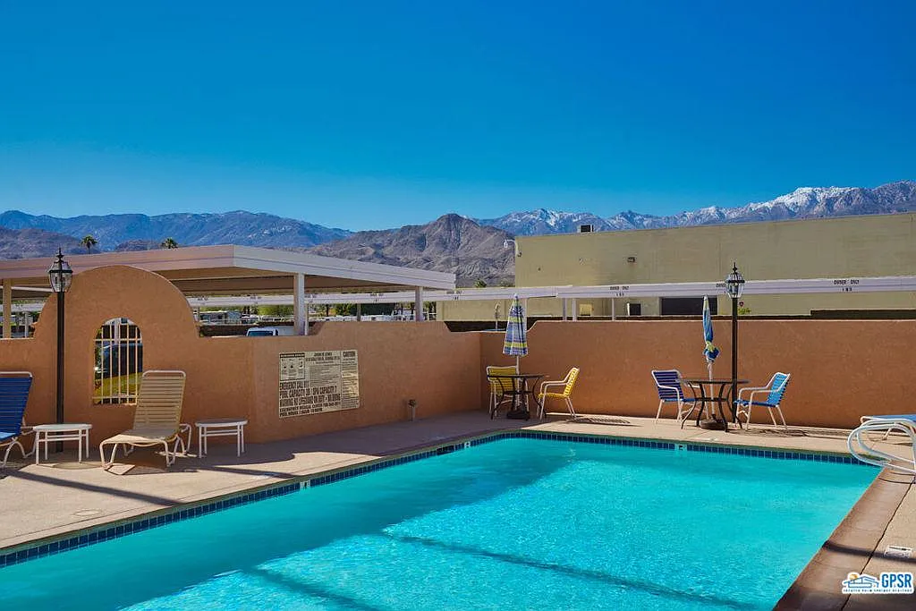 2 bed, 900 sqft, $1,875 — Photo 4
