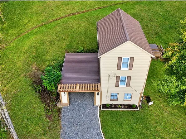 226 Perin St, Century, WV 26201